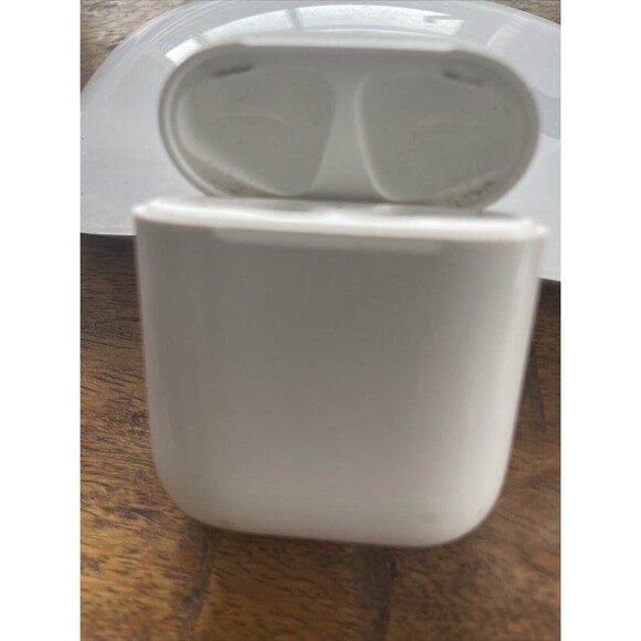 Apple Airpods Genuine replacement Charging Case a1602 Charger 1st and 2nd gen - Picture 3 of 8